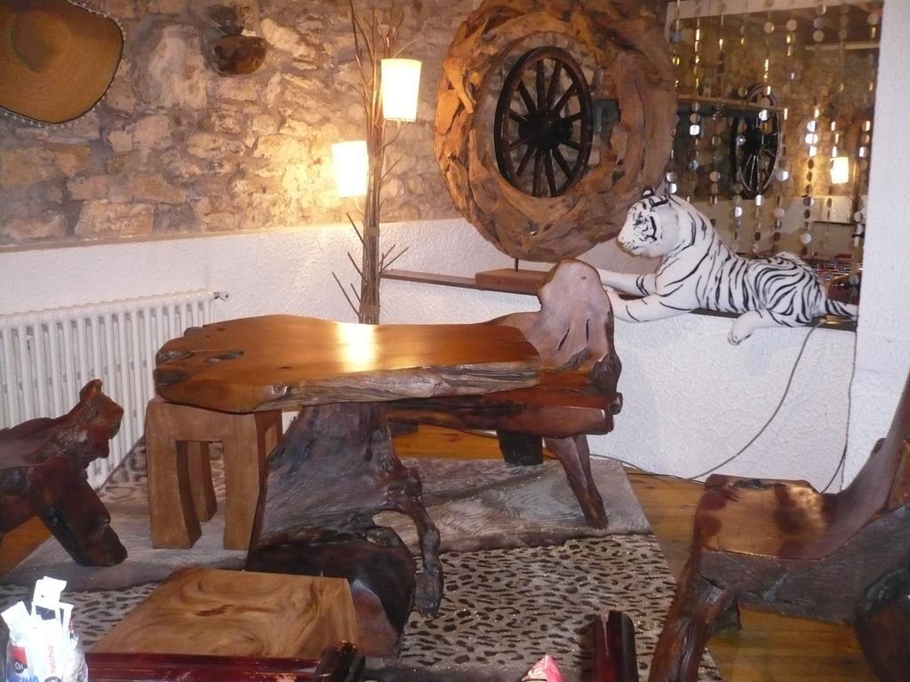 Hotel Bon Accueil Oyonnax Ngoại thất bức ảnh
