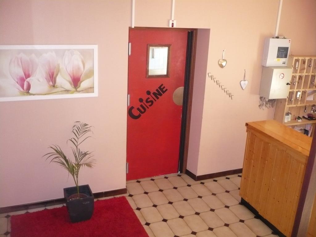 Hotel Bon Accueil Oyonnax Ngoại thất bức ảnh