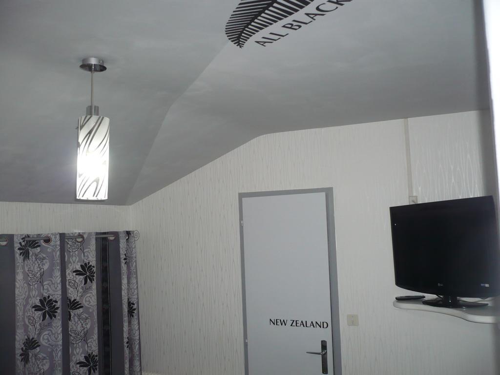 Hotel Bon Accueil Oyonnax Phòng bức ảnh