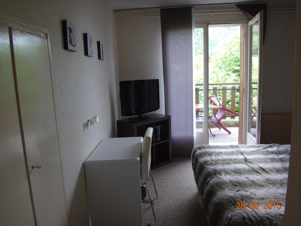 Hotel Bon Accueil Oyonnax Phòng bức ảnh