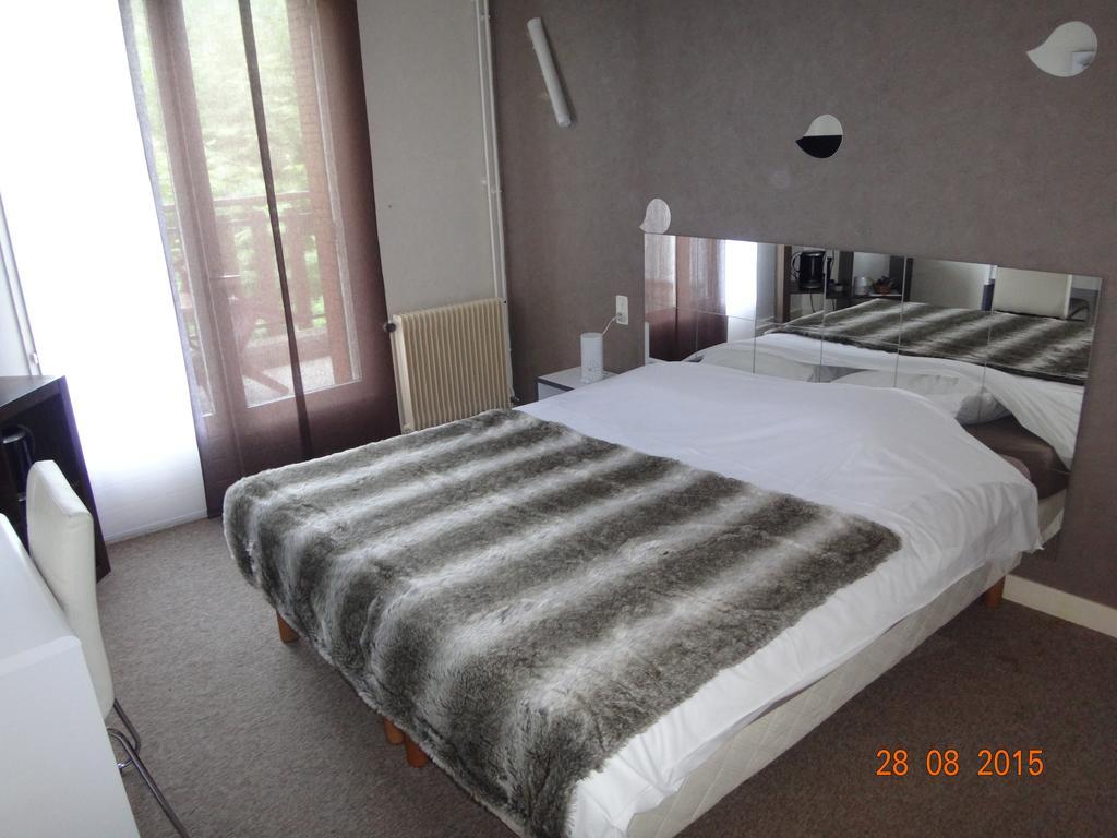 Hotel Bon Accueil Oyonnax Phòng bức ảnh