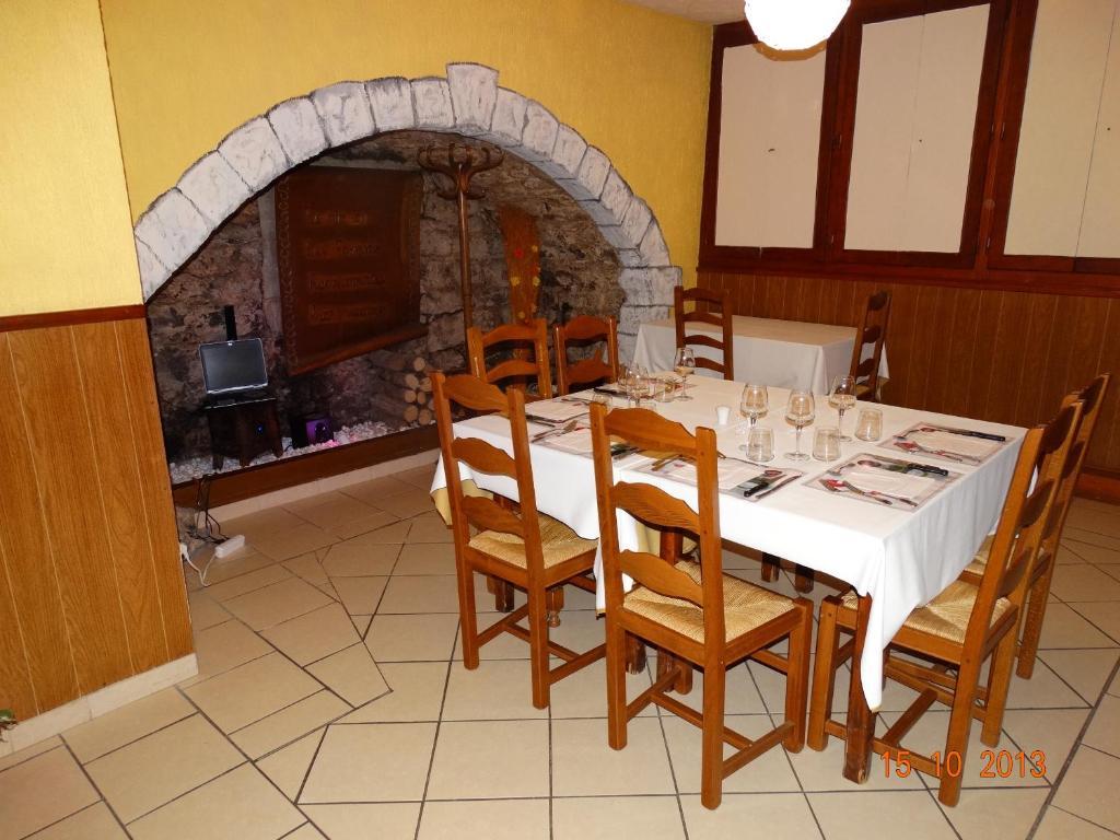 Hotel Bon Accueil Oyonnax Ngoại thất bức ảnh
